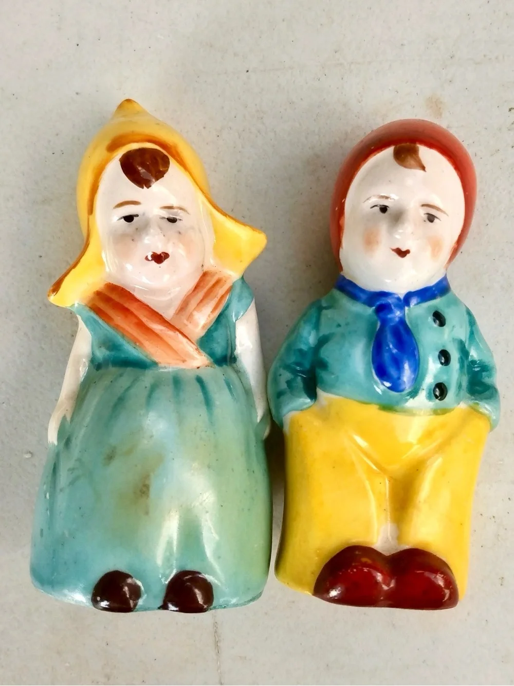 Vintage Ceramic Dutch Boy & Girl Figurine Salt & Pepper Shakers Japan